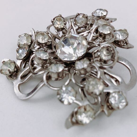 Vintage 1950s Mid Century Silver Tone Rhinestone Layered Floral Brooch Pin - Picture 5 of 9